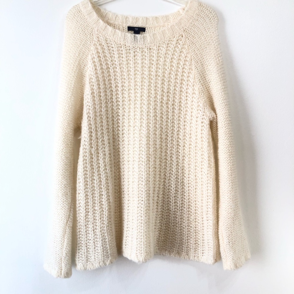 Women’s Gap Cream Long Sleeve Sweater Size L